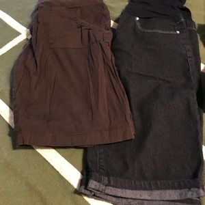 Set of two long maternity shorts